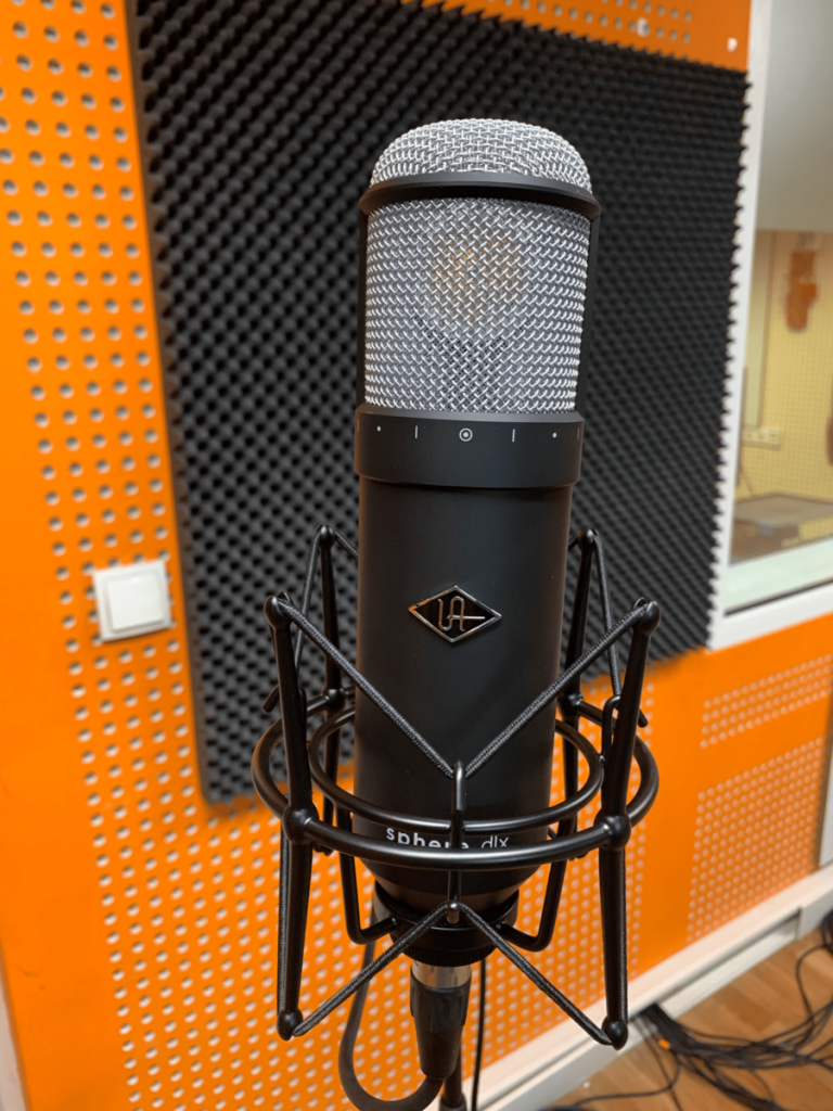 UA Sphere DLX